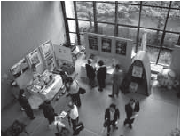 光ファイバーシンポジウム会場に併設された関連技術展示場